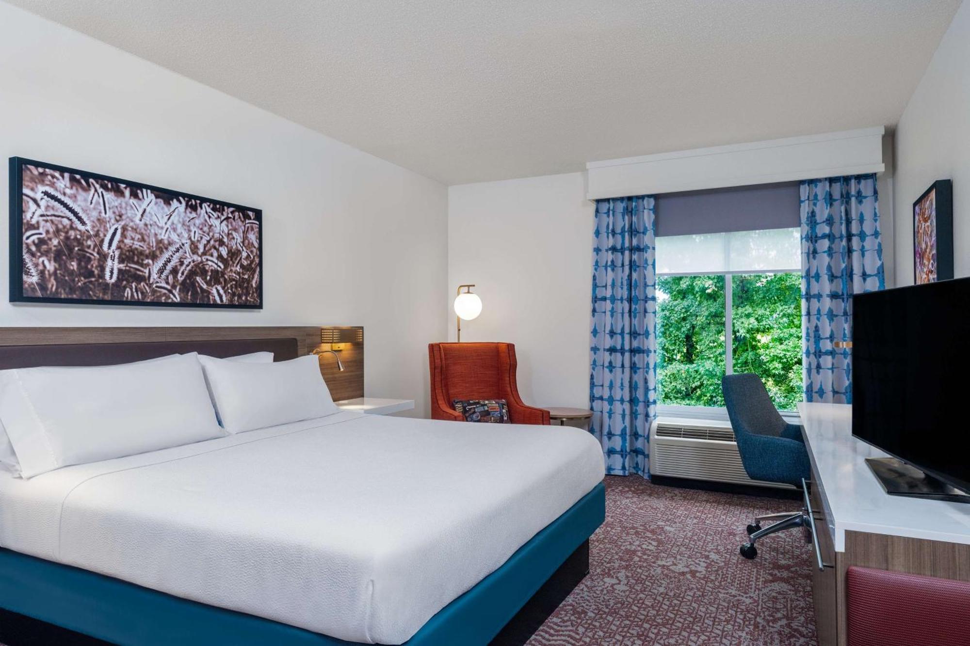 Hilton Garden East 3*